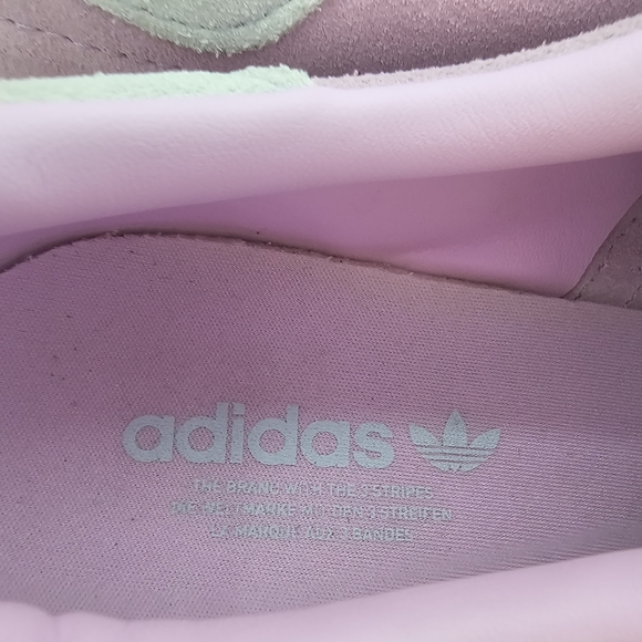 Adidas Bermuda Women's Sneakers, Glow Pink, Size 7.5 – Preowned - Picture 5 of 13